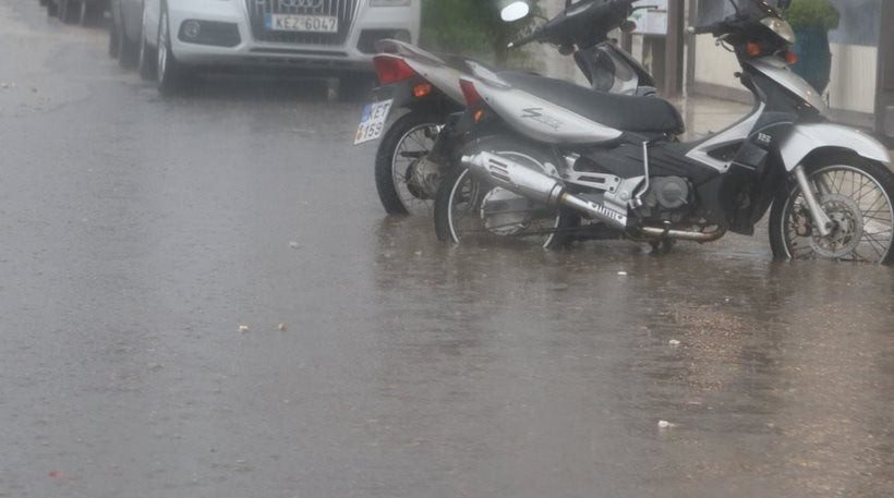 Πρωινό μπουρίνι στο Αργοστόλι (εικόνες)